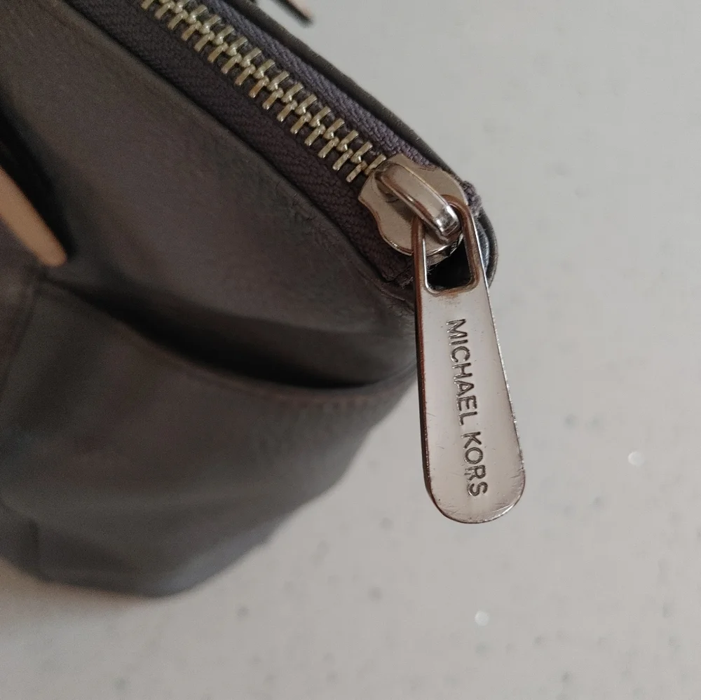 Michael Kors Grey & Cream Soft Leather Tote - Picture 6 of 16